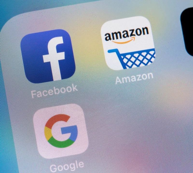 Amazon's Early Cloud Dominance: Why Did Google, Facebook, and Microsoft Miss the Wave?